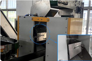 Semi Automatic Weighing And Counting Screw Box Packing Machine - Box Packing Machine - 3